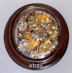 Ancien Cadre bois verre bombé composition de fleurs artificielles doré argenté