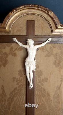 Ancien Jesus Christ sculpté Cadre Bois Doré époque Napoleon III Victorian 19ème