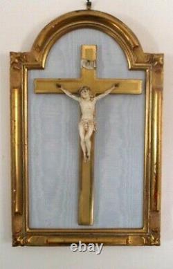 Ancien cadre bois doré Crucifix Croix Jésus Christ sculpté fond bleu