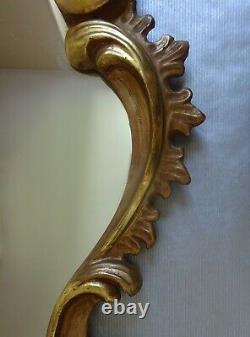Ancien miroir cadre peint à la feuille d'or style baroque