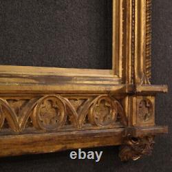 Cadre italien néo-gothique style antique en bois doré sculpté 19ème siècle 800