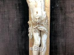 Crucifix Sculpte A La Main Dieppe 19 Eme Avec Cadre Bois Sculpte Dore C2010