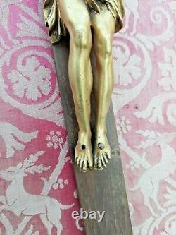 Crusifix Christ bronze cisele dore d'époque 18ème cadre bois dore christ sculptu