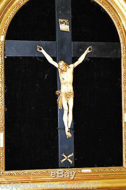 EXCEPTIONNEL CHRIST XVIIIe Cadre Bois doré XVIIIe CRUCIFIX RELIGION JESUS CHRIST