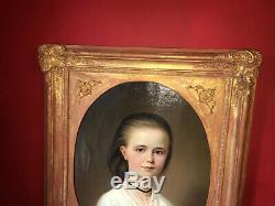 Ecole Allemande du XIXe Portrait de petite fille Cadre en bois doré
