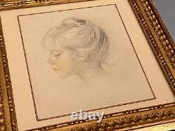 Etude de portrait de jeune fille XIXe dans un cadre bois doré XVIIIe