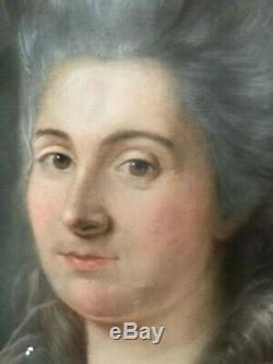 Grand Pastel De Forme Ovale Portrait Femme 18 Eme Siecle Cadre Bois Dore