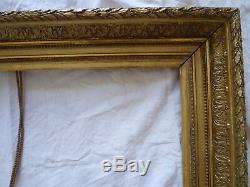 Grand cadre en bois doré XIXème pour tableau ou miroir de 50 x 66