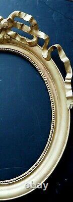 Grand cadre ovale avec fronton au ruban doré style Louis XVI époque XIX siècle