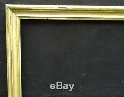 N° 646 CADRE Epoque XIXème en bois doré pour chassis 65 x 49.5 cm