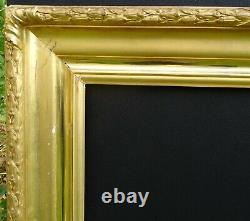 N° 704 Cadre bois et stuc doré XIXème siècle pour chassis tableau 65,5 x 54 cm