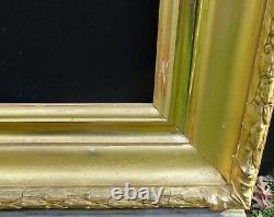 N° 704 Cadre bois et stuc doré XIXème siècle pour chassis tableau 65,5 x 54 cm