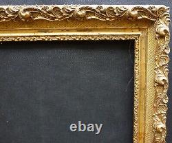 N° 849 Cadre XIXème siècle en bois et stuc doré pour tableau 43,5 x 35 cm