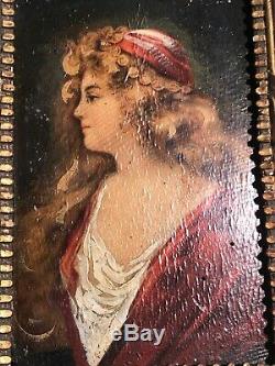 Peinture ancienne portrait sur bois femme robe rouge Belle qualité cadre doré or