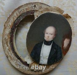Portrait miniature d'un homme de qualité, cadre bois doré, XIXème siècle