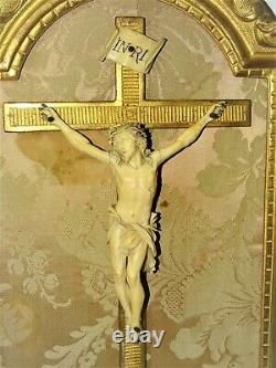 SUPERBE CHRIST XVIII/XIXe CADRE BOIS DORE OBJET RELIGIEUX ANCIEN JESUS CHRIST
