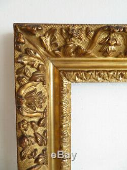 XIXe. CADRE FRANCAIS en bois sculpté et doré, style du XVIIIe. 36 x 32 cm